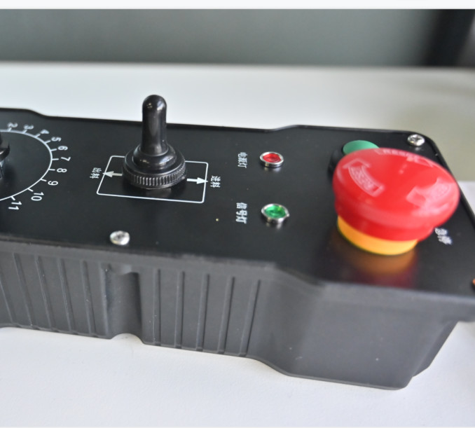 Handheld Toggle Switch Remote Control 433MHz For Concrete Pump Truck