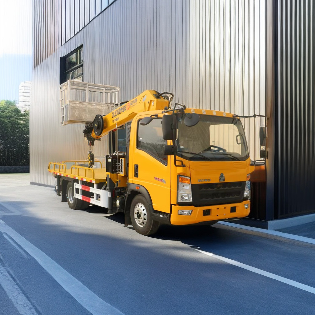 Howo Aerial Work Platform , Three Section 21M Telescopic Boom Work Platform