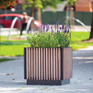 Quality Wearproof EN840 Certificate Wooden Flower Pots With Liner wholesale