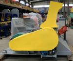 Mobile wood pallet crusher wood chip crusher wood crushing machine with shaft