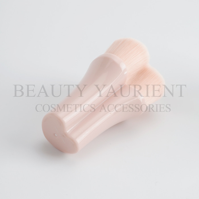 Love Heart Plastic Handle Small Kabuki Makeup Brush Without Ferrule 43g