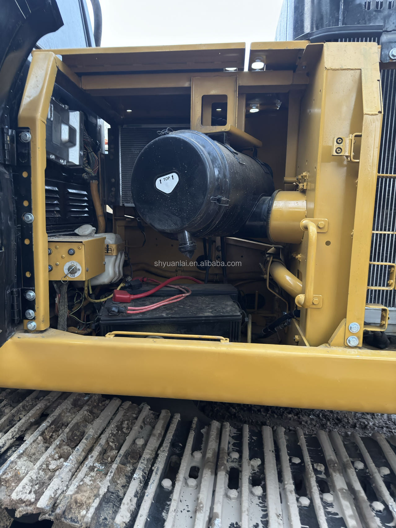 330D Excavator with Overall Soft Steel Design Second Hand CAT Machine Weight 33000 KG