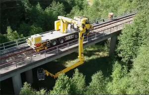 Quality 1435mm Railway Bridge Inspection Trailer HTRR208 Bridge Snooper Truck 90km/H wholesale