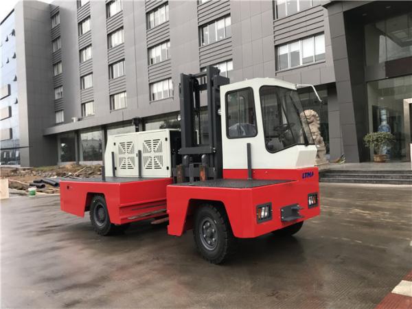 5000kg Capacity Side Loading Forklift Truck , Narrow Aisle Lift Trucks For Steel