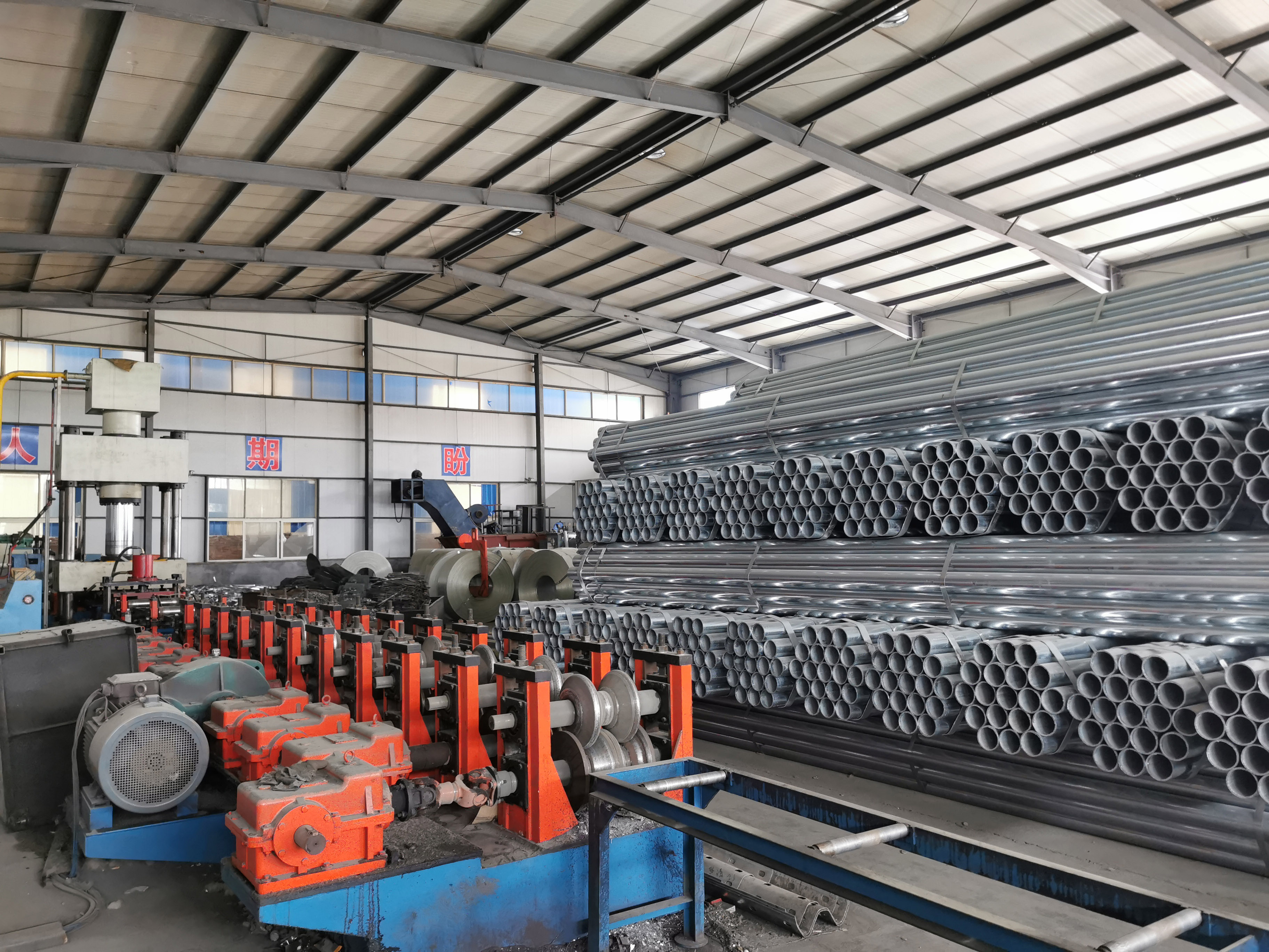 Road Traffic Safety Galvanized Metal Round Newel Post for Highway Guardrail Post