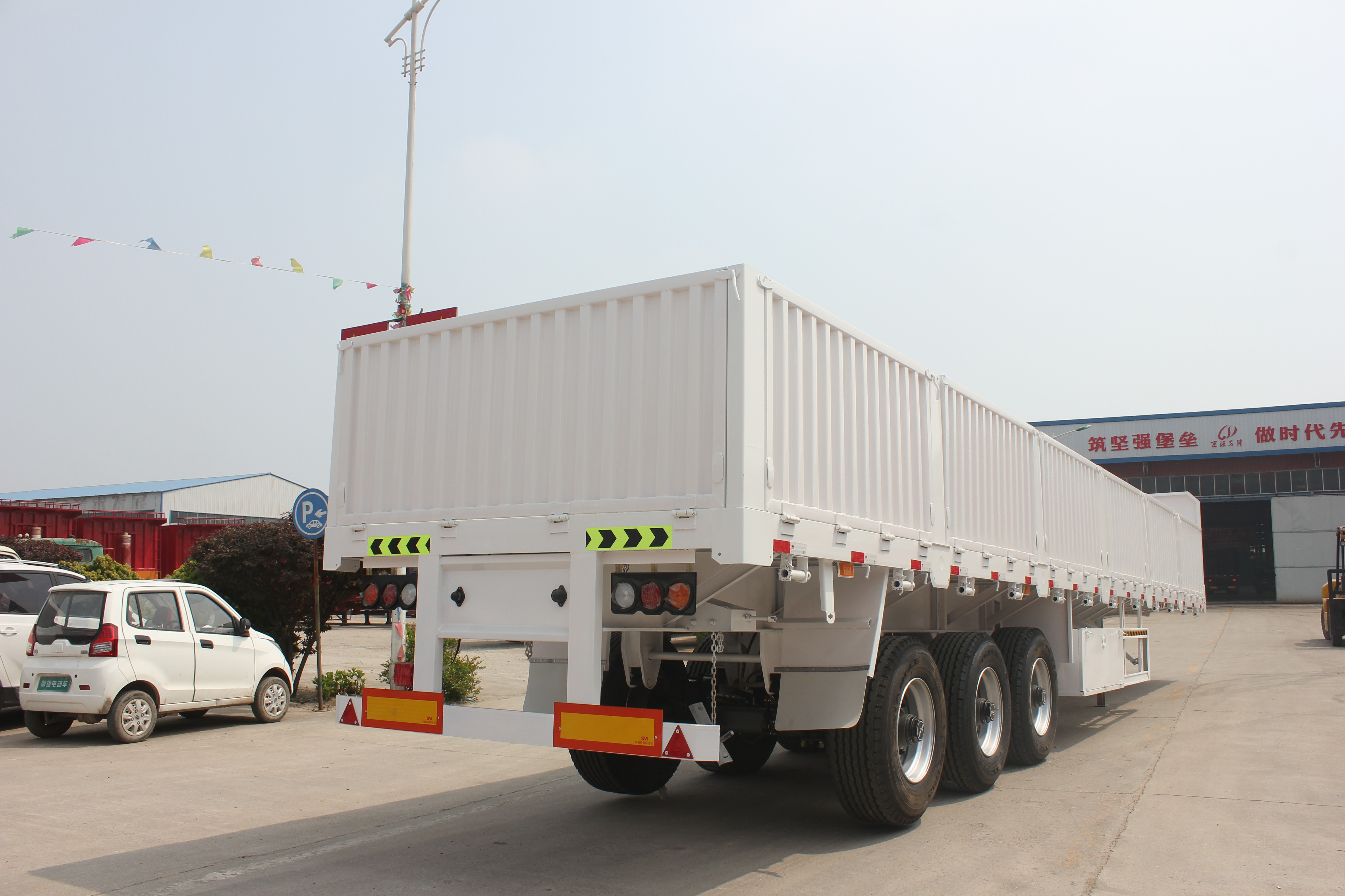 40 60 Tons Side Wall Fence Cargo Semi Truck Trailer with 4 Axles and Multifunctional