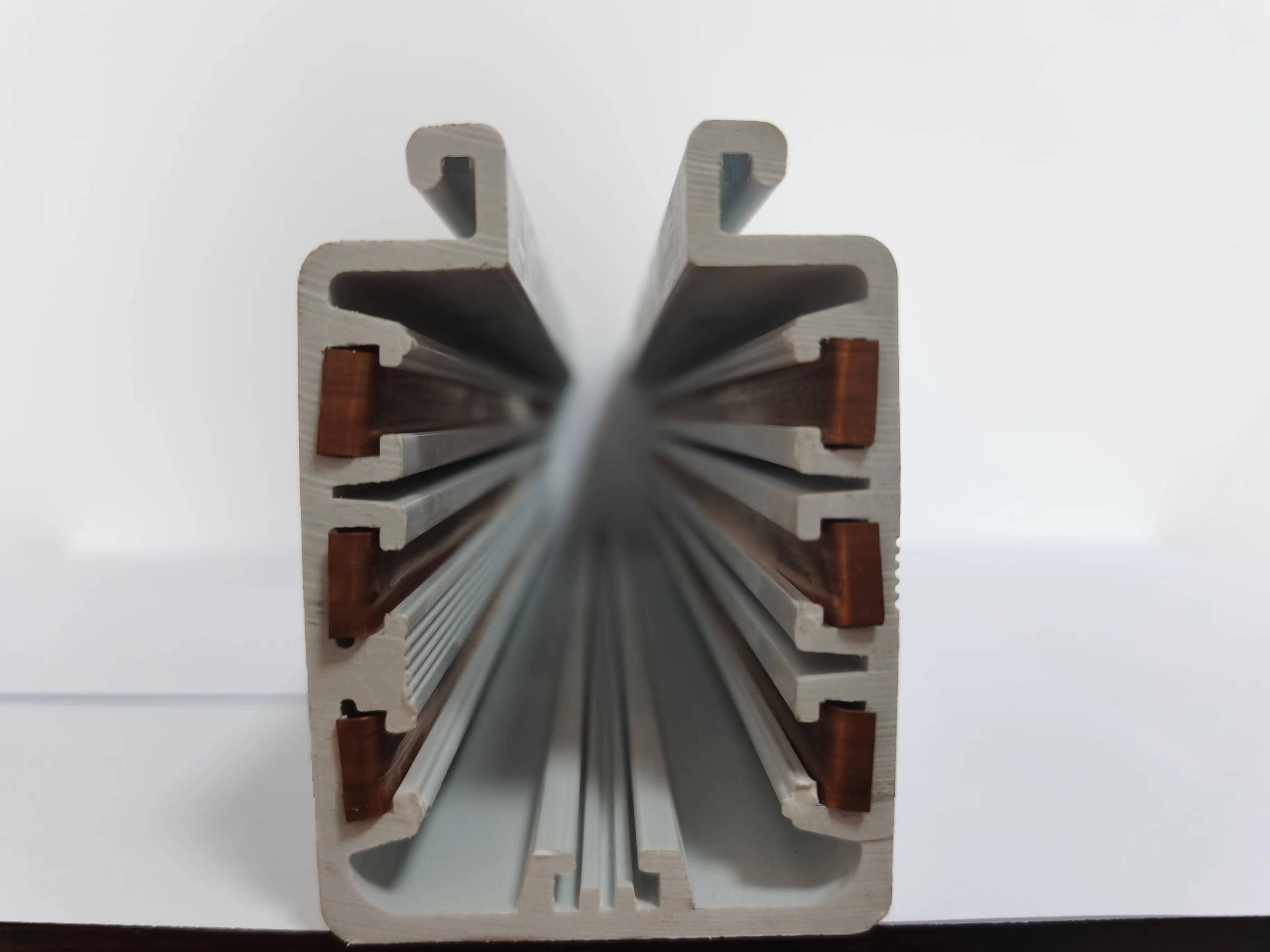 Enclosed Power Conductor Rail System Busbar Seamless 3 4 6 p
