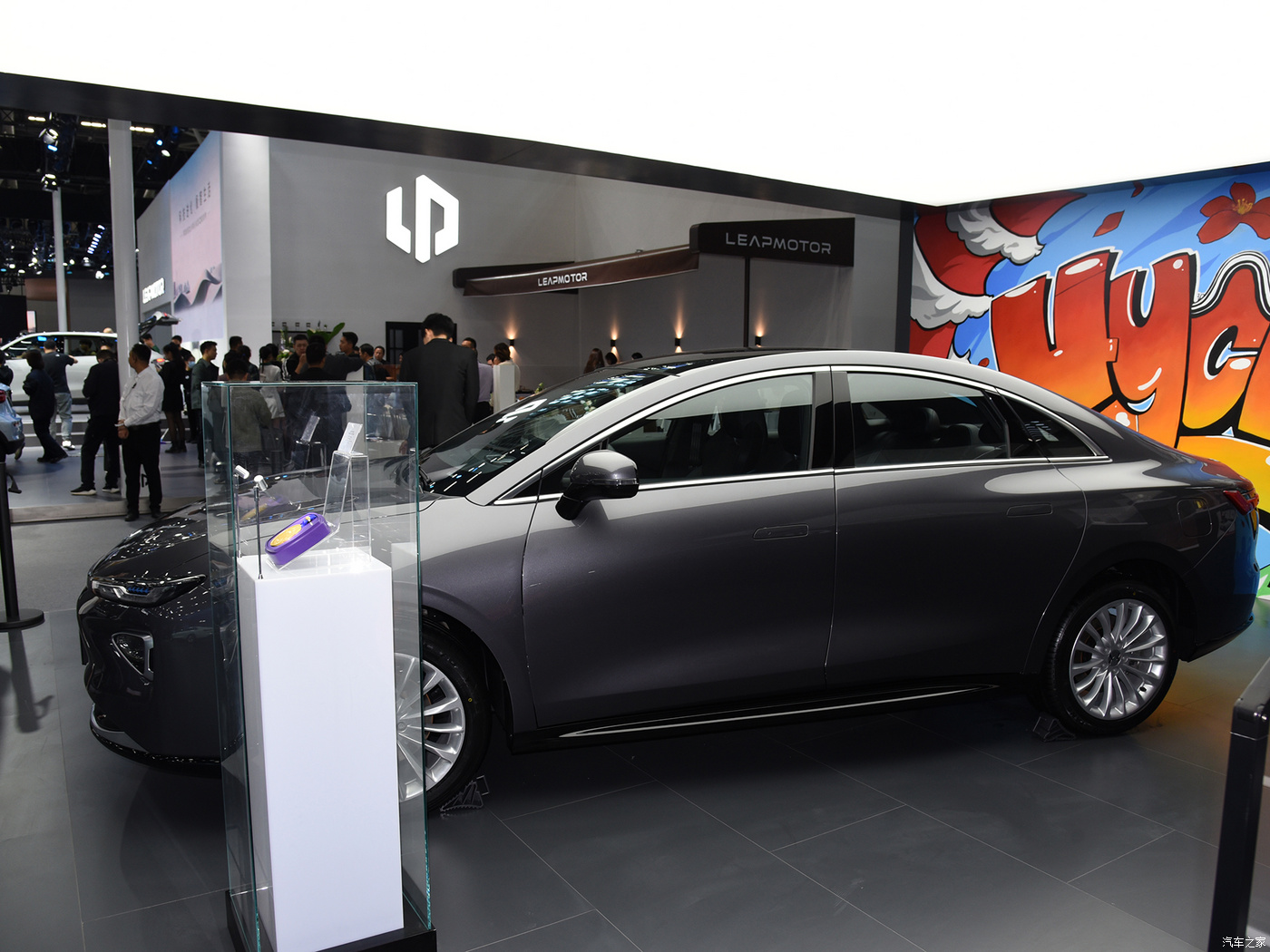 160KW Total Motor Power 2024 Hycan A06 PLUS Version Pure Electric Luxury Car with 520KM Long Range and Hybrid Fuel Type