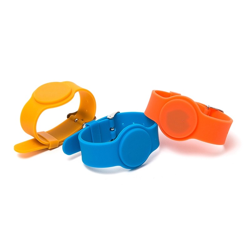 Customized NFC UHF RFID Access Control Wristbands Tag For Accurate Inventory Tracking
