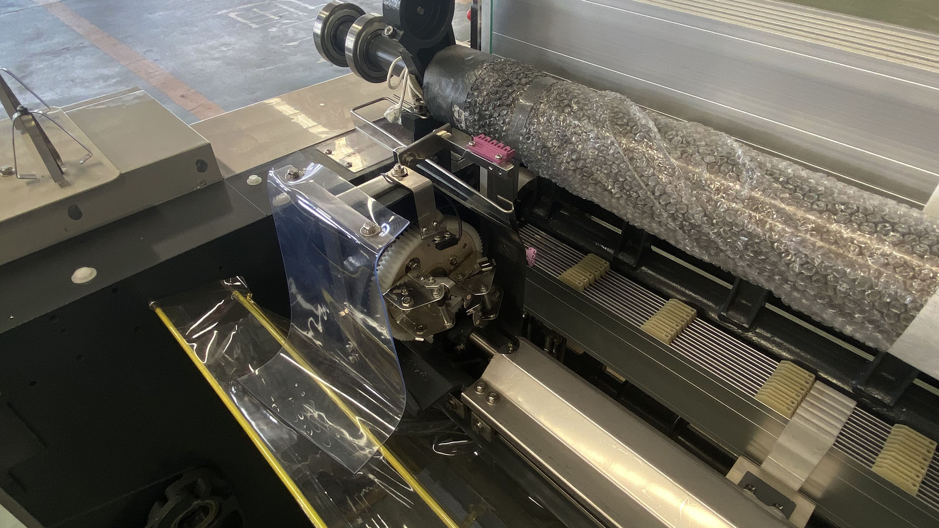 High Speed 1000RPM Water Jet Loom Fabric Textile Machine Used For Weaving Fabric