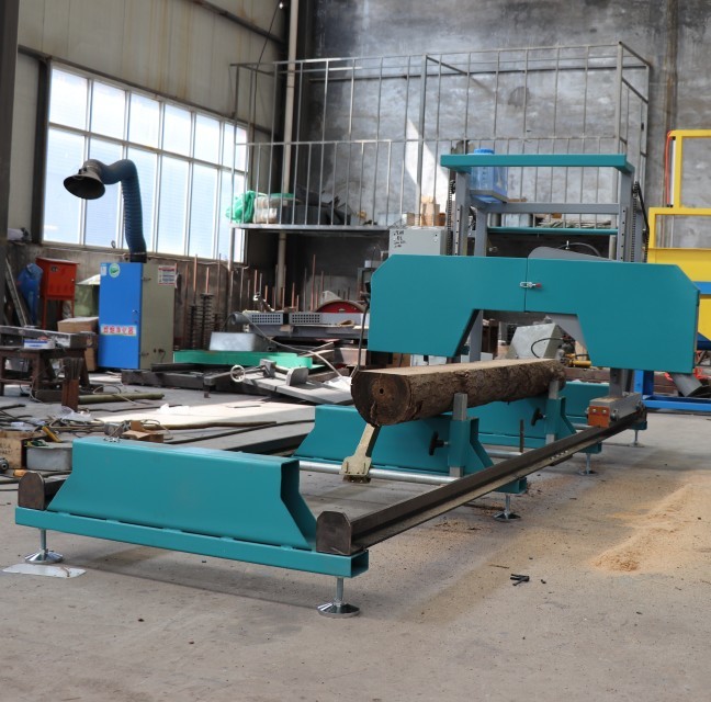 SW26 Diesel Portable Sawmill 26 Inch 36 Inch Bandsaw Mill Woodworking