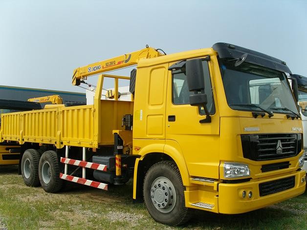 Sinotruk Howo Xcmg 12 Tons Lorry Mounted Crane 6x4 Straight Arm 17m With Warranty