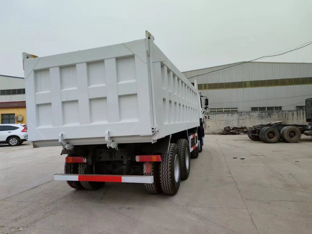 HOWO 8*4 Dump Truck White Transportation 375HP Sinotruk 12 Wheels