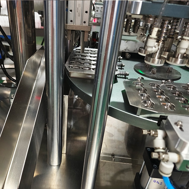 Chili Sauce Chuck Type Bottle Unscrambling Plug Leak Detection Integrated Machine