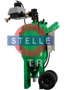 Quality Manual Vapour Blasting Equipment / Movable Wet Blasting Cabinet Green Color wholesale