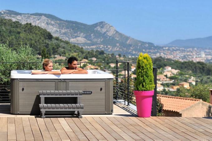 Jacuzzier Outdoor Spa Tub With Hydrotherapy Whirlpool Hot Tub For 5 Person Luxury Massage For Villa Use