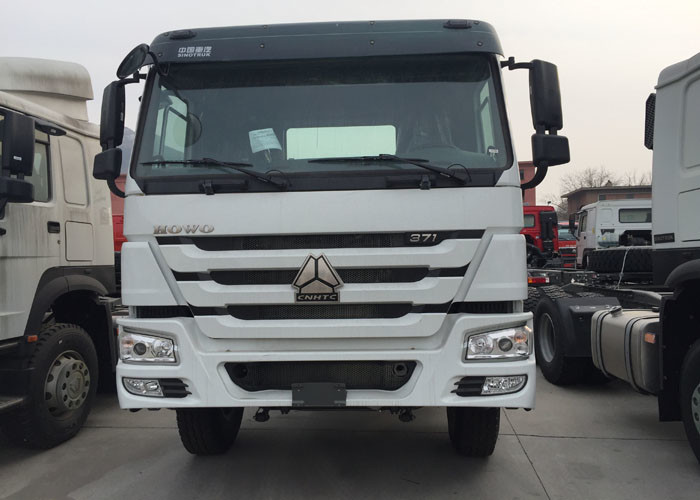 SINOTRUK HOWO Cargo Truck Euro 2 LHD 6X4 336HP HW76 Cabin For Transport