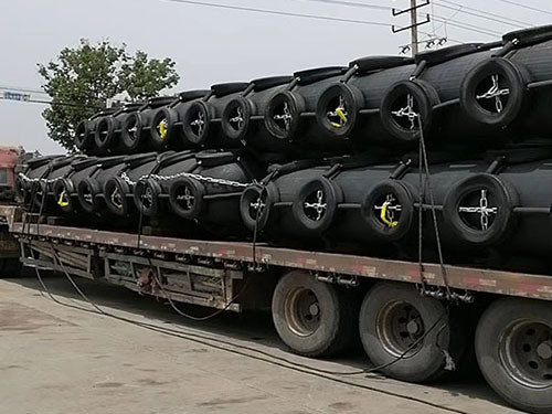 Dia 1200mm Roughened Pneumatic Marine Rubber Fenders Tire Chain Mesh 2000mm Length