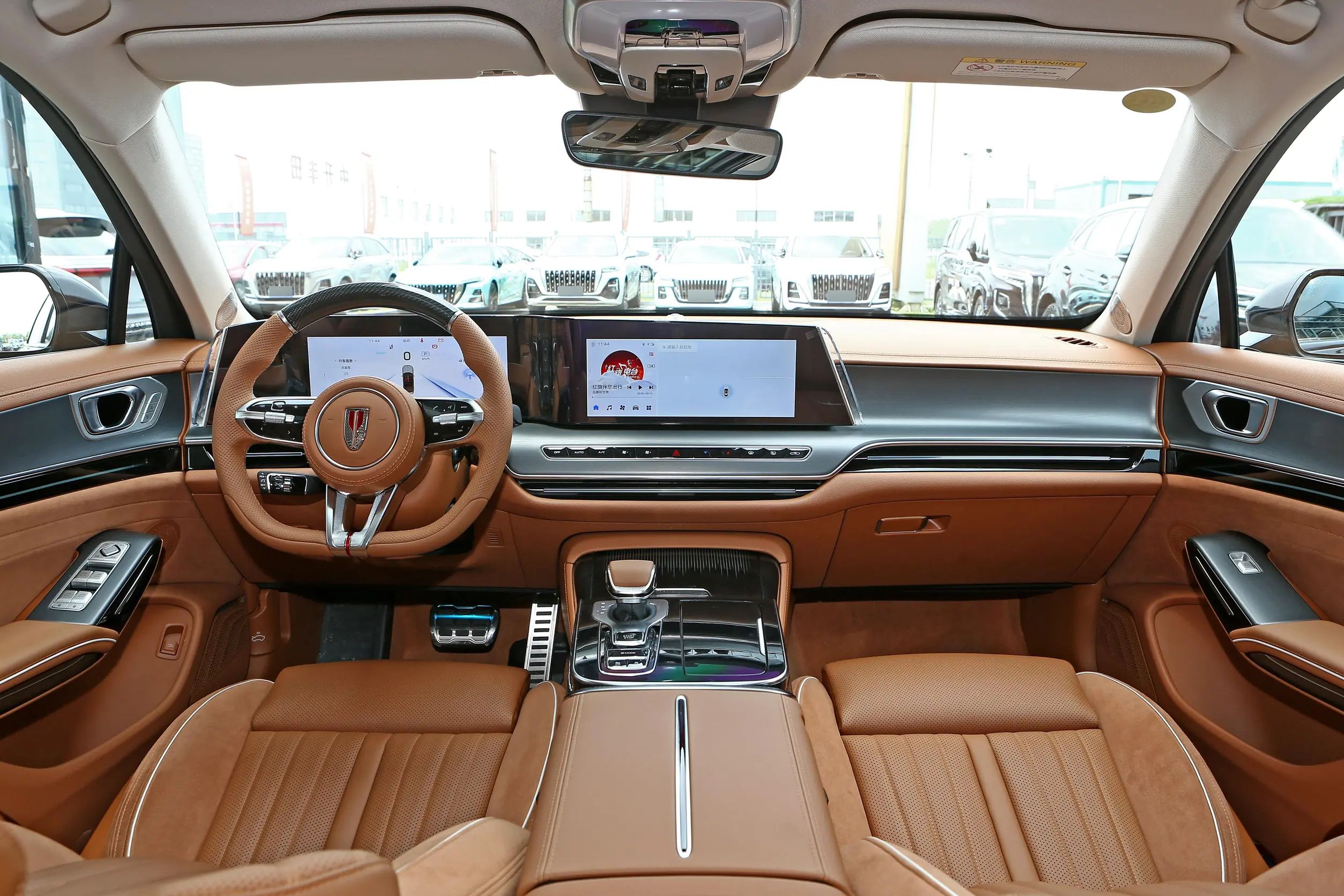 Maximum Speed 230 km/h Hongqi H9 2024 4-doors 5-seats Seven-speed Wet Dual Clutch Cars with Manual Copilot Seat Adjustment