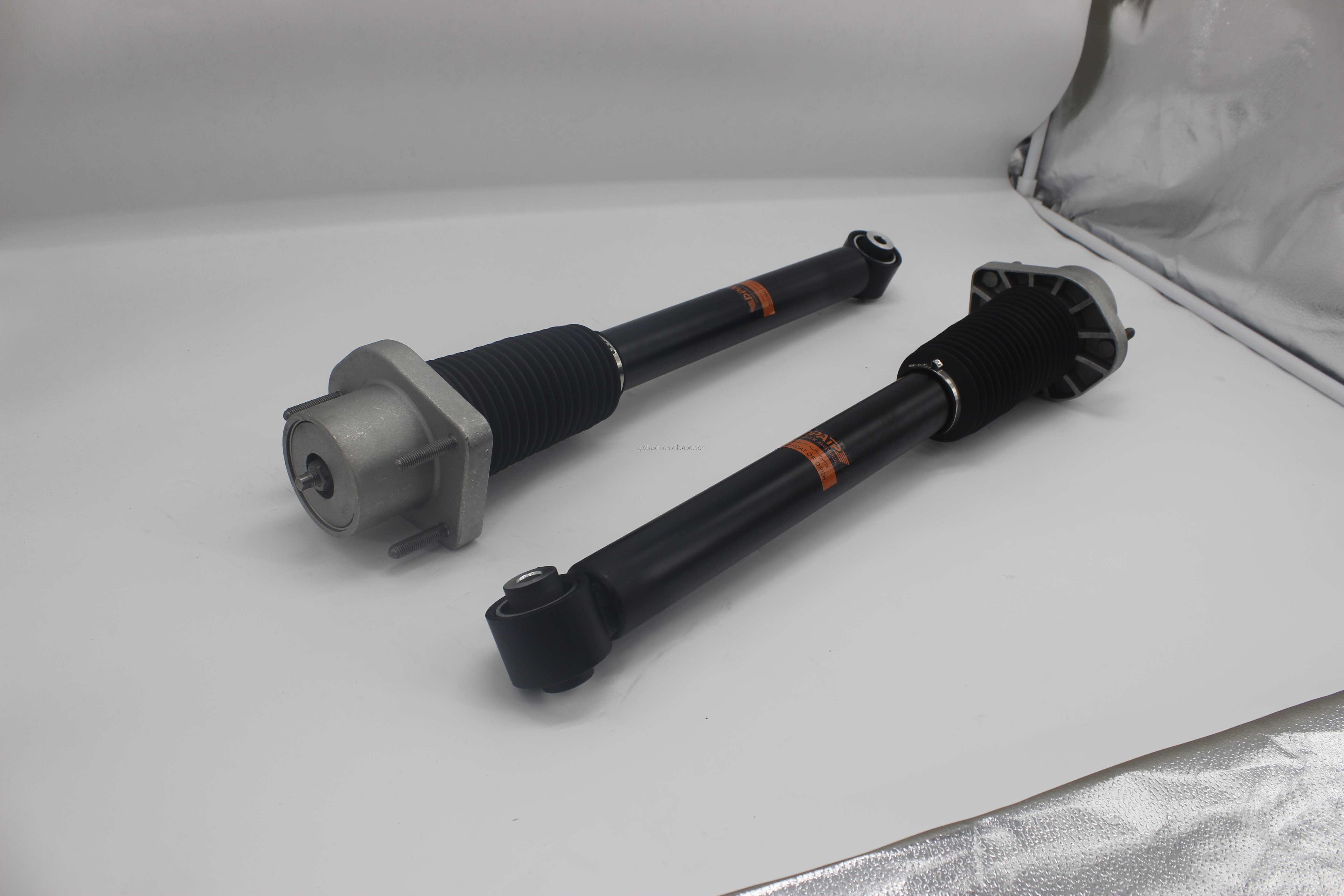 Rear Air Suspension Shock LR045269 LR045270 LR047132 LR047323 LR105979 LR047324 LR047323 LR034265 for Range Rover