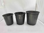 Series 6 Black plastic plant pot BN170