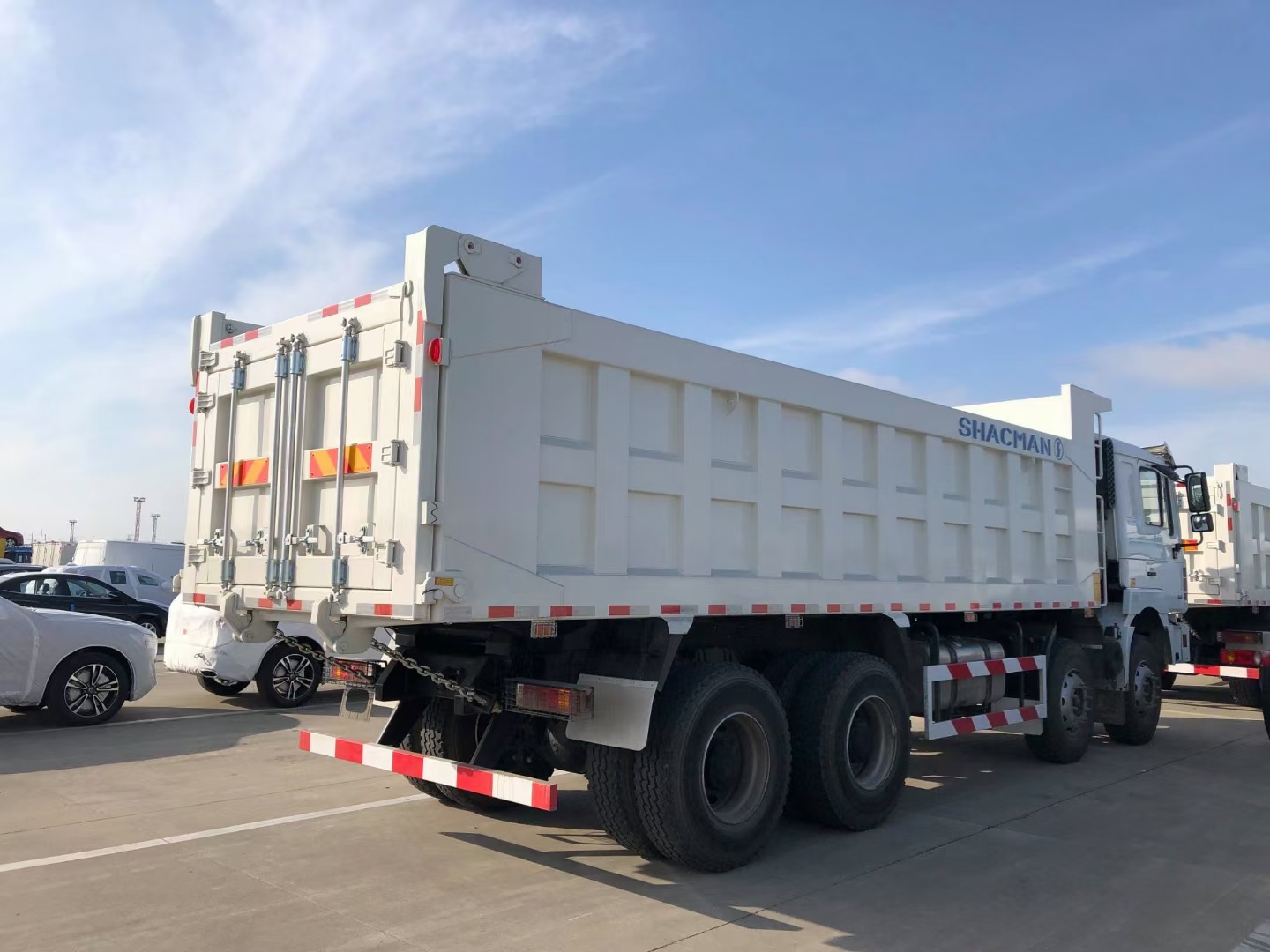 Tipper truck