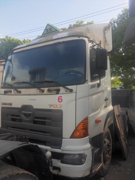 Used Trailer Head Hino 700-6 in Good Condition with Reasonable Price. Motor