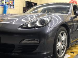 Quality Car High Gloss Dark Gray Vinyl Wrap Wrinkles Elimination 140gsm wholesale