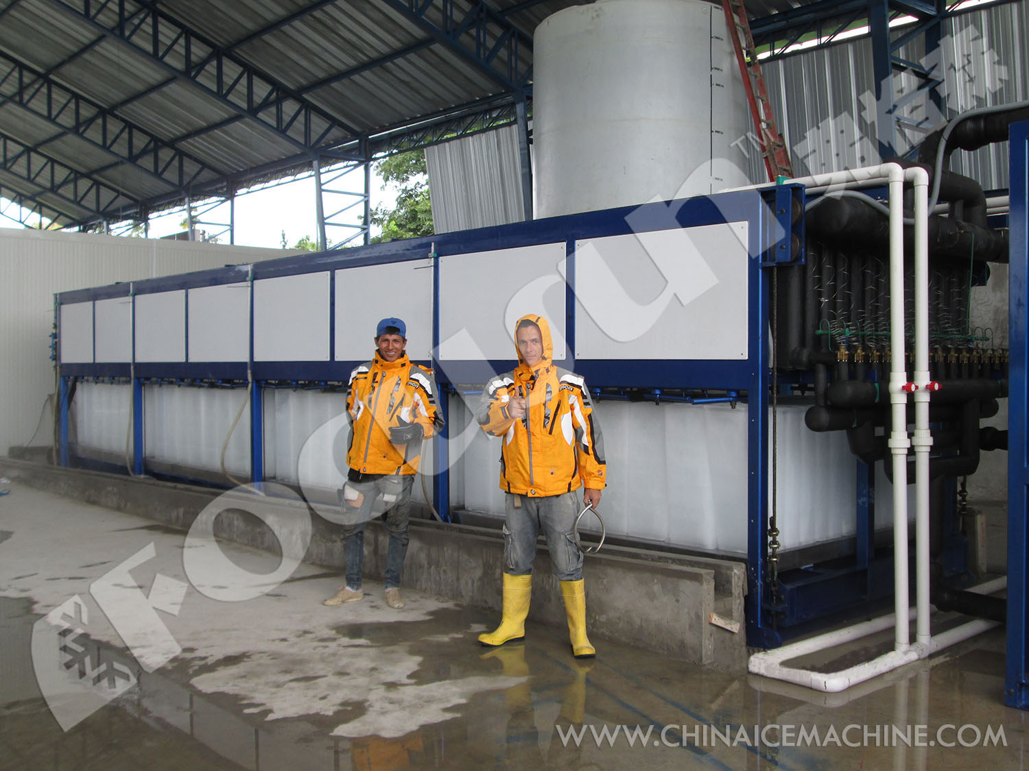 FOCUSUN Automatic Block Ice Maker Portable Design for Industry Container of 8000 KG