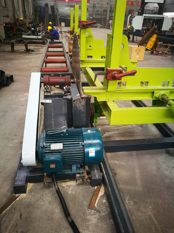 1200mm Round Blade Saw Mill Wood Cutting Equipment With Log Carriage
