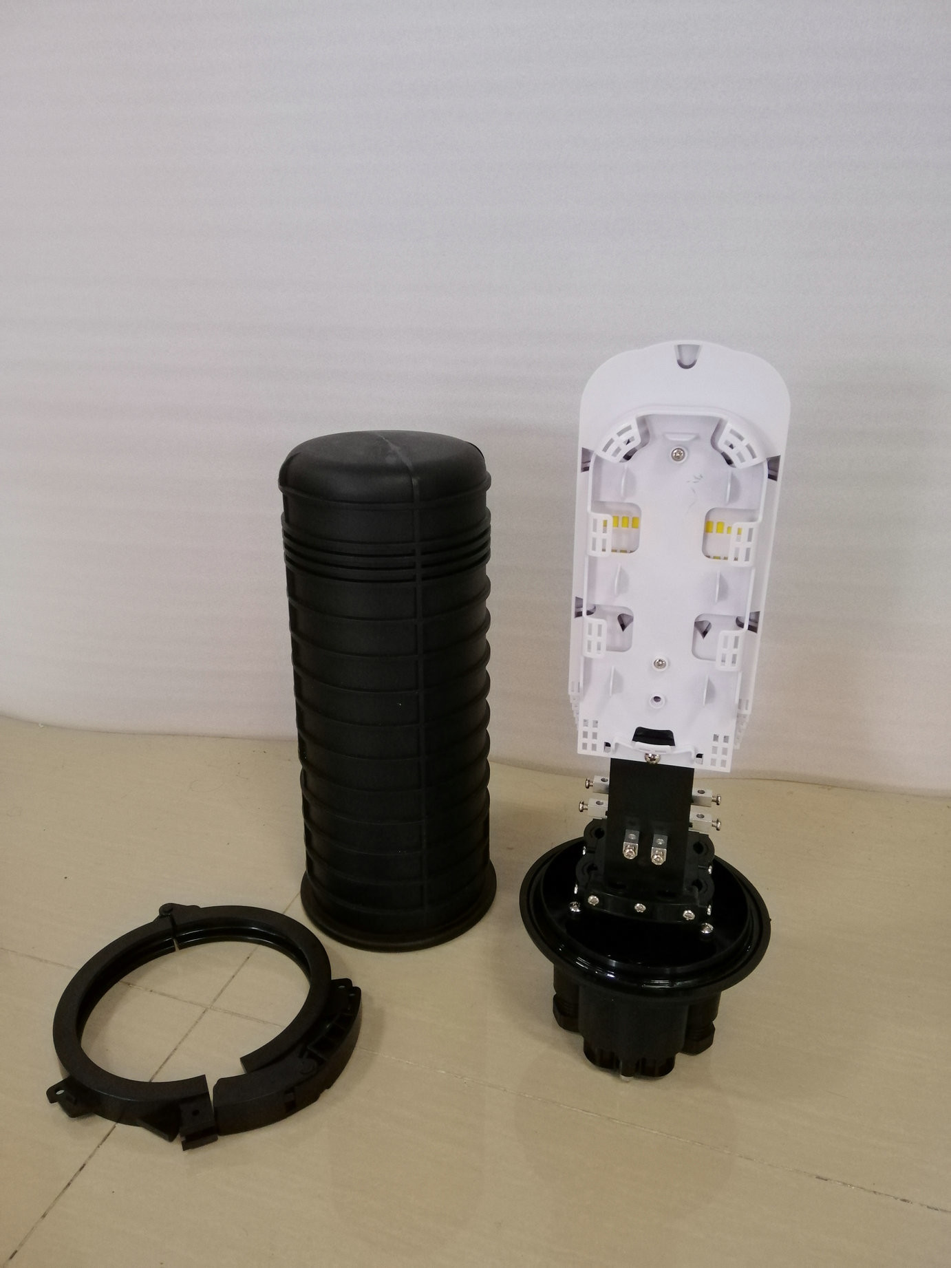 fiber optic joints 144 FO dome closure with one oval and 6 round ports