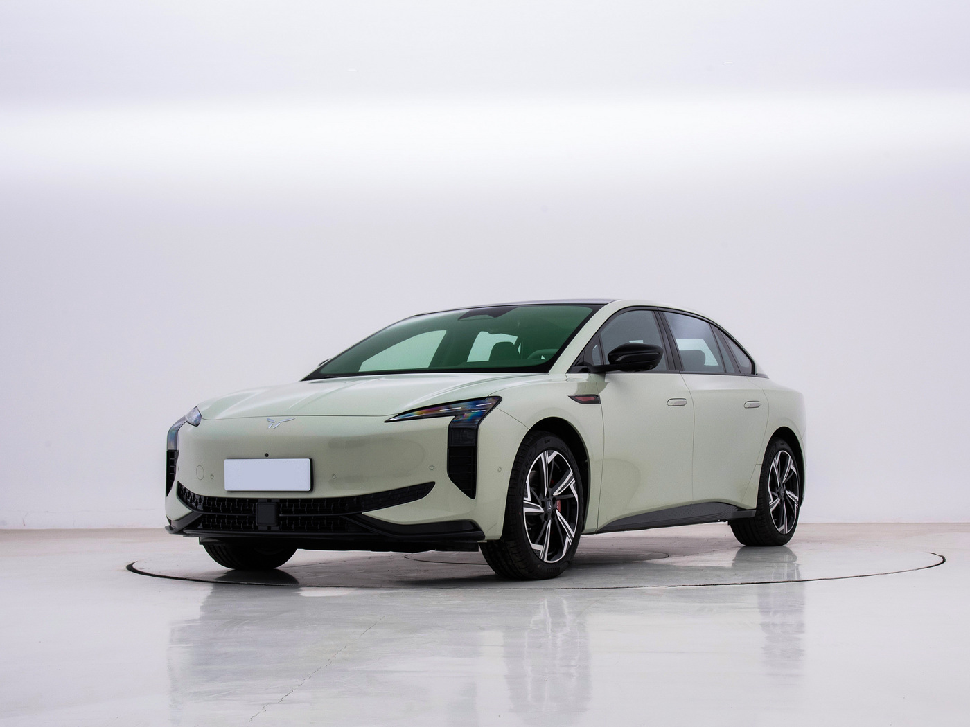 Max Speed 190km/h 2024 FAW Hongqi EH7 Electric Car with Long Range 820km and Energy-Saving Technology