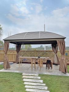 Quality Hardtop Garden Gazebo Metal Steel Roof Frame Aluminum Outdoor Gazebo Tent wholesale