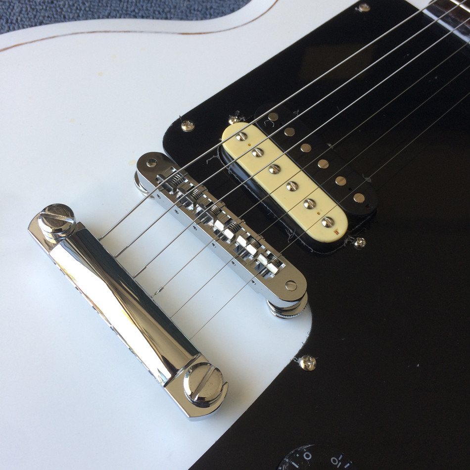 Custom Chrome Hardware with Tone-Pro Bridge Semi-Gloss Finish Alpine White Electric Guitar