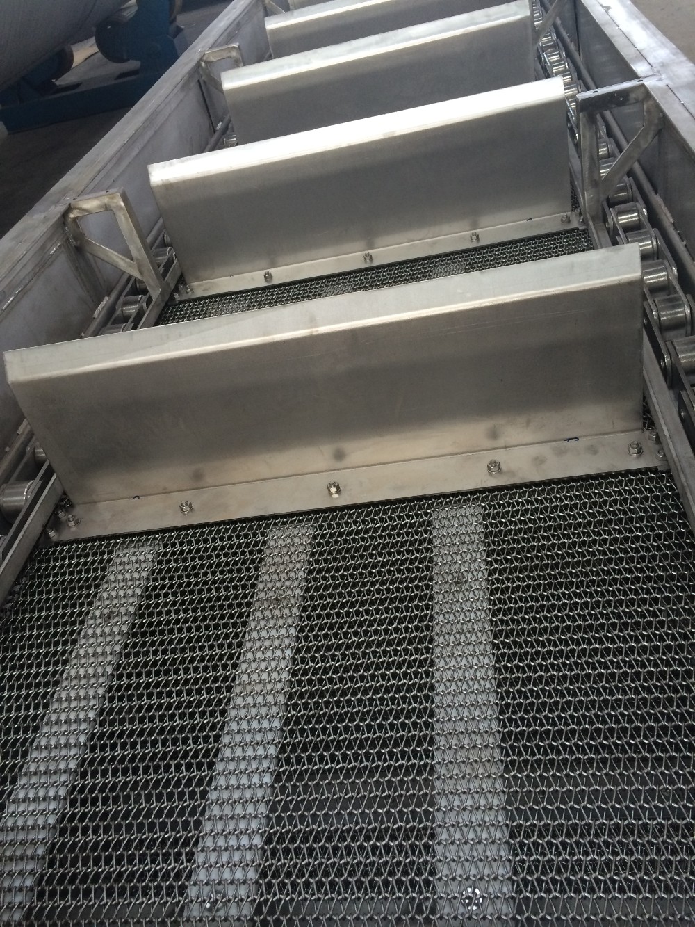 Stainless Steel Mesh Wire Conveyor Fire Resistant