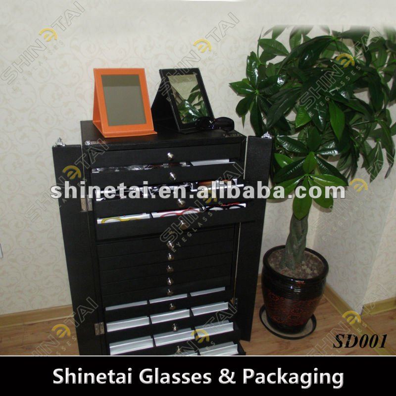 New Model Eyewear Displays Cabinet With Lock