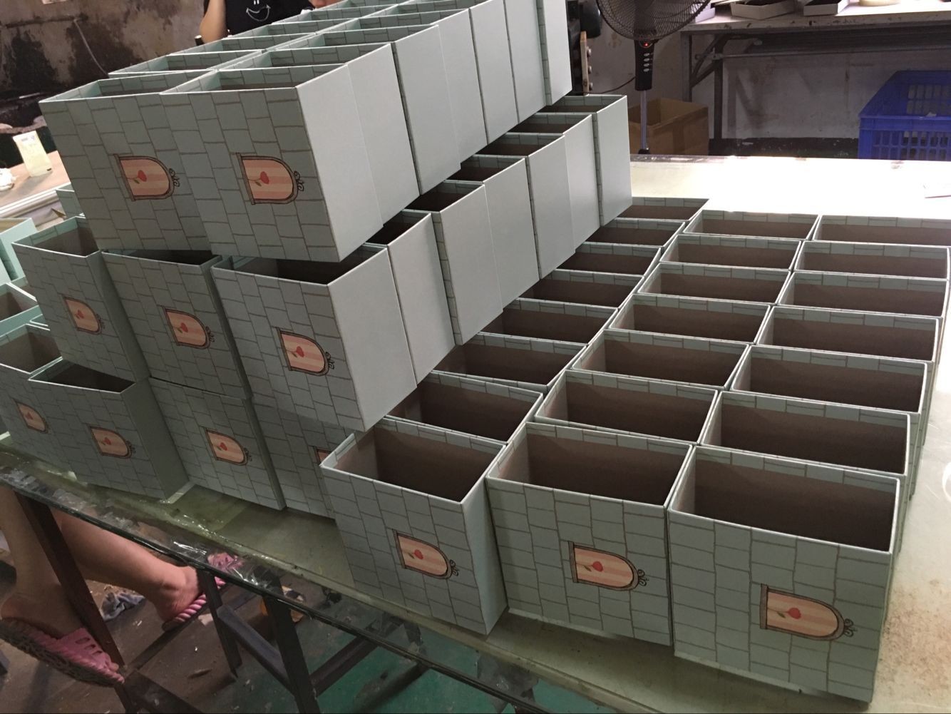 Special design rigid cardboard paper gift box,tube box with pvc window for gift packaging