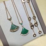 brand jewelry DIVA diamonds necklace in 18 kt pink gold Also available in white