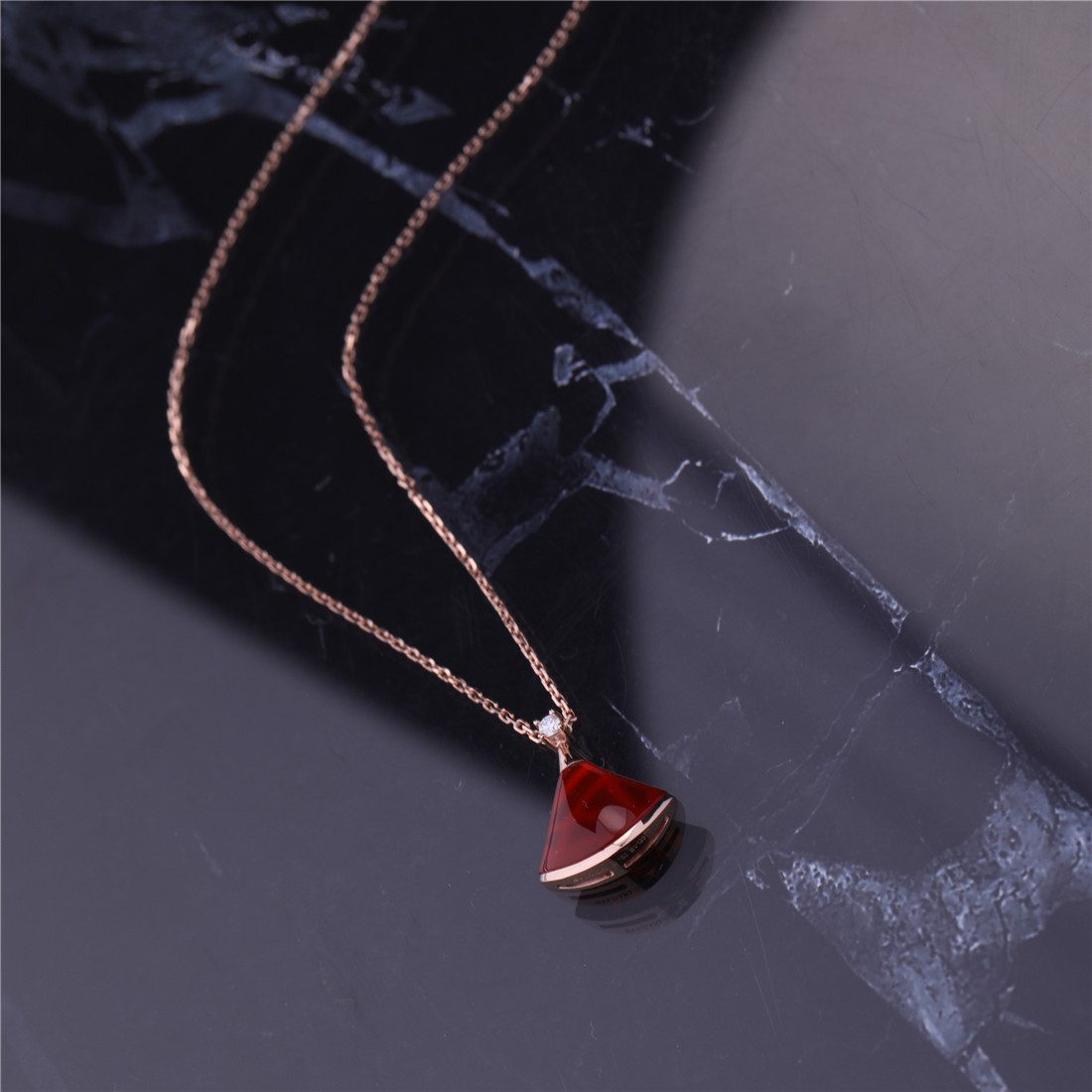 Luxury Gold Jewelry DIVAS' DREAM Carnelian Necklace in 18K Rose Gold Pendant set with one diamond