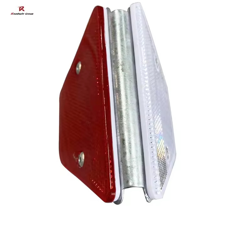 Red White Flexible Delineators Reflective Highway Guardrail Trapezoid Delineator
