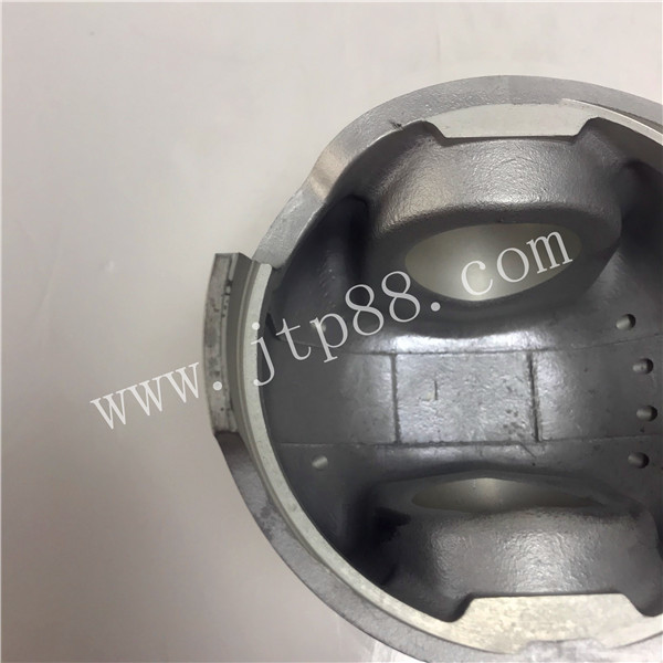 DE12T Diesel Engine Parts Piston For Daewoo Doosan OEM 65.02503-8236