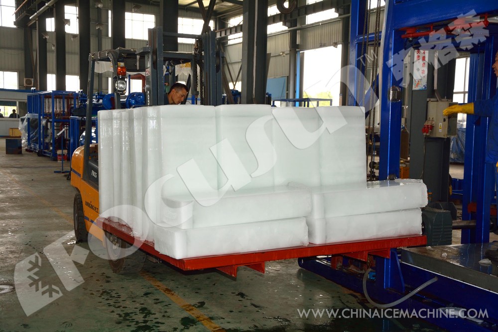 Cube Ice/Tube Ice Packaging Machine Turn Film to Bags of Different Sizes Automatically