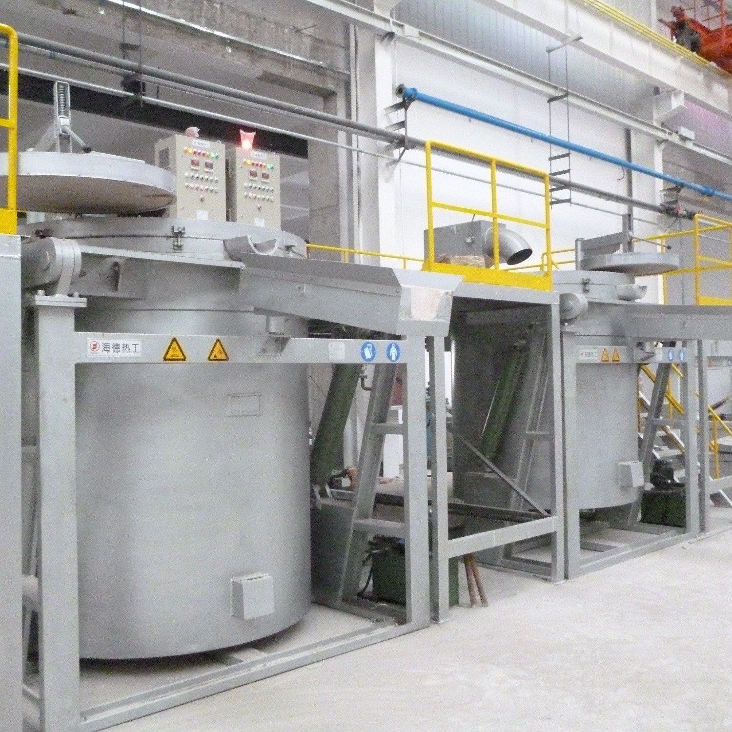 Forklift Type Aluminum Holding Furnace For Improving Molten Aluminium Efficiency