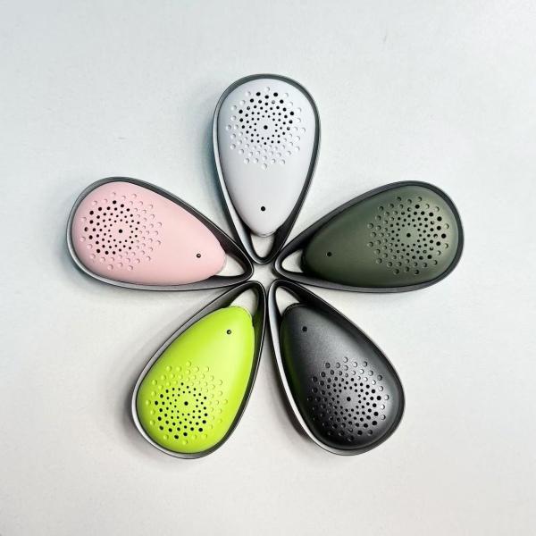 Pink Wearable Air Purifier with 21-Hour Battery Life and 850 MAh Battery