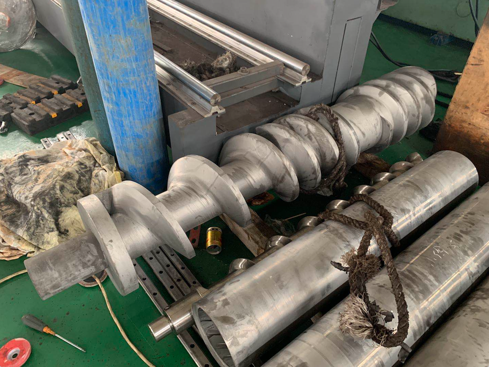 LDPE Pelletizing Plastic Bottle Crusher Machine , 300kg/H Centrifugal Dewatering Machine