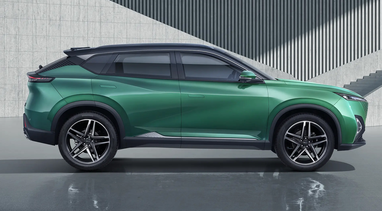Dongfeng AEOLUS Haohan Gas Car 5-door 5-seater LED Electric Metal Leather Turbo SUV with ACC and Automatic Transmission