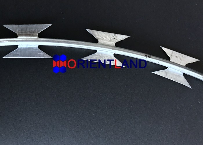 Hot Dipped Galvanized Concertina Wire BTO-22 Barbed Tape Razor Wire Coil BTC 54loops