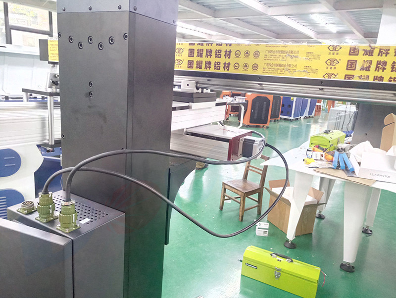 Semi Automatic 400w Mould Laser Welding Machine With Crane Arm