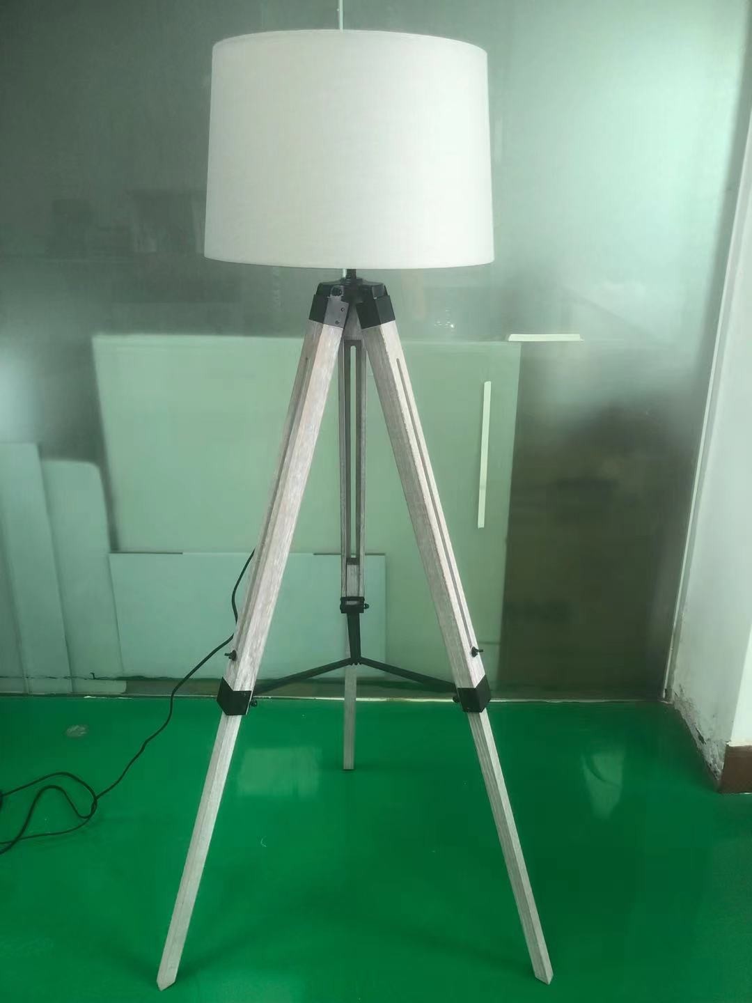 E26 E27 E12 E14 Socket Trio Wooden Floor Lamp With Drum Lampshade