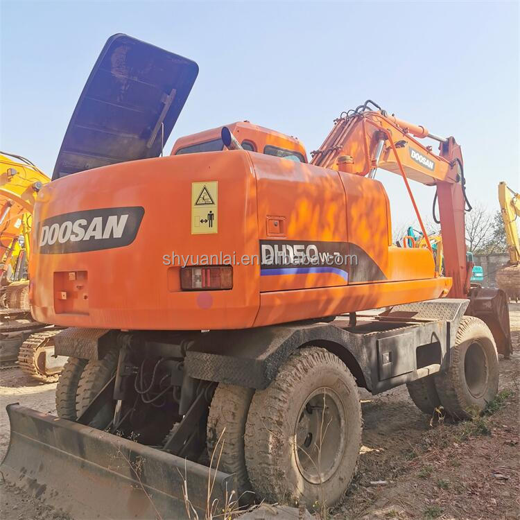 Used Doosan Excavator DH150 Super with High Slope Efficiency and Good Cab Sealing
